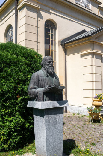 A statue of Primož Trubar.
