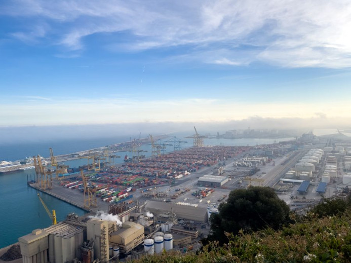 A port at the sea with lots of ships