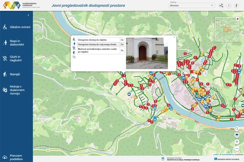 A map on the screen displays accessibility information about public spaces and buildings for different user groups.