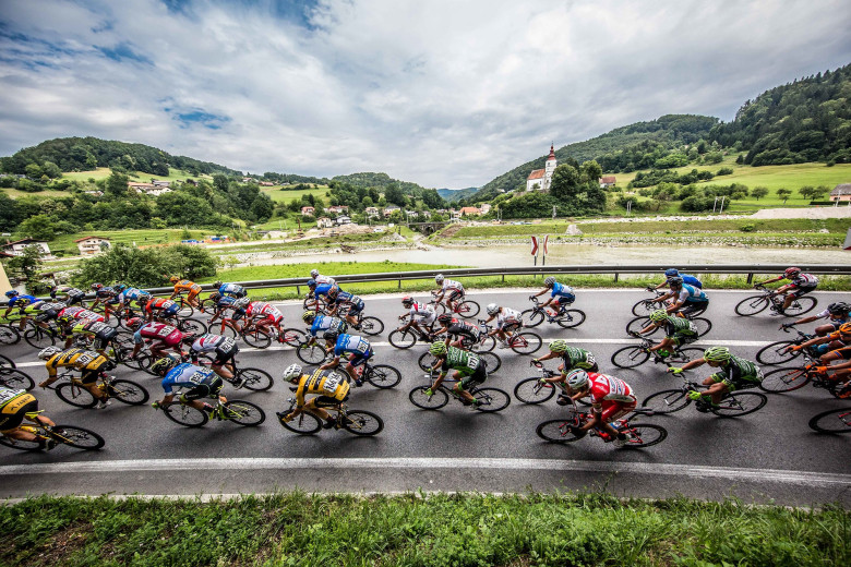 Image of the race in Slovenian countryside. 