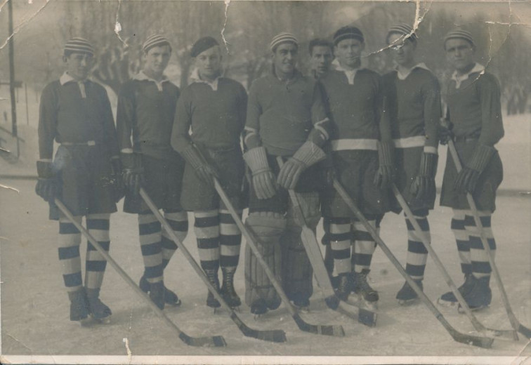 Hokejsko mostvo SK Ilirije leta 1932