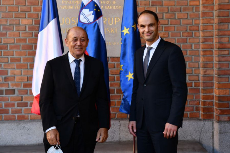 Foreign ministers Jean-Yves Le Drian and Anže Logar.