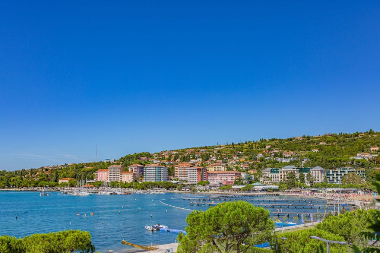 MALA Jan Godec F014558 10 mediteranska kraska slovenija portoroz iz parka hotela metropol 1 photo m