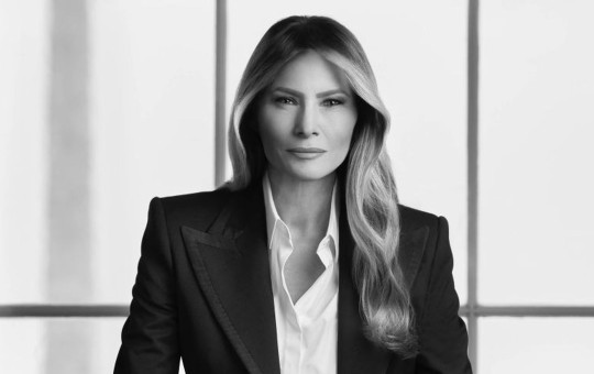 3 KRAT VELIKA Melania Trumps Official White House Portrait wikipedia