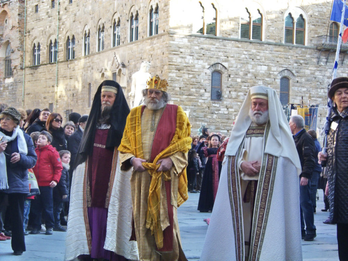 Three man as three wise man in Italy