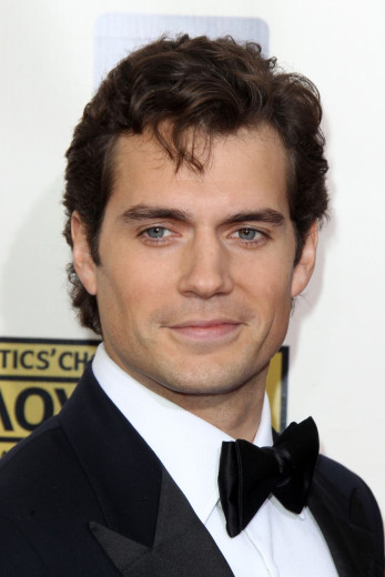Portrait photo of the actor Henry Cavill
