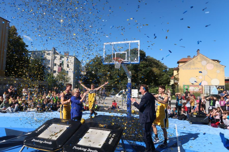 Opening of the basketball court.