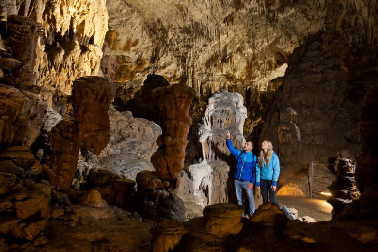 Couple in Škocjan Caves