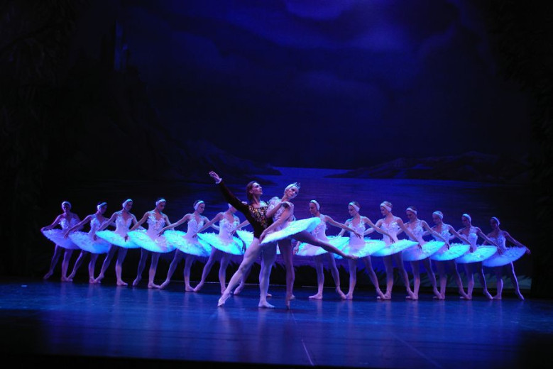 Ballet dancers on stage. 