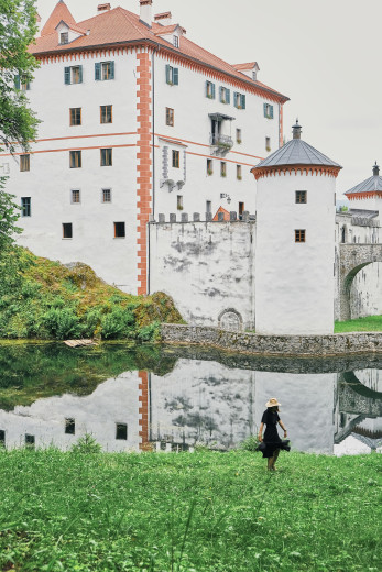 Grad Snežnik.