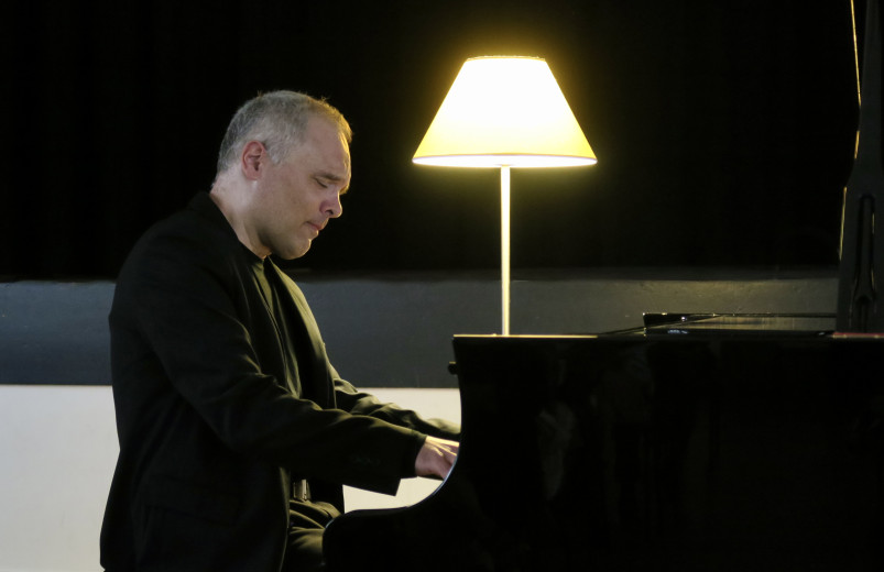 Pianist Pierre Laurent Boucharlat plays the piano.