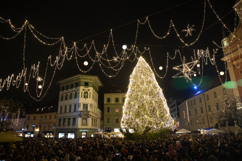 A decorated New Year fir tree on Prešeren Square.