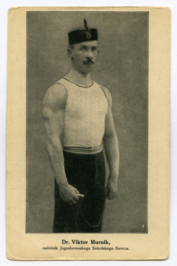 Viktor Murnik photographed in gym equipment up to his knees.