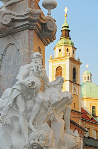 Robb's fountain, with the church tower in the background.